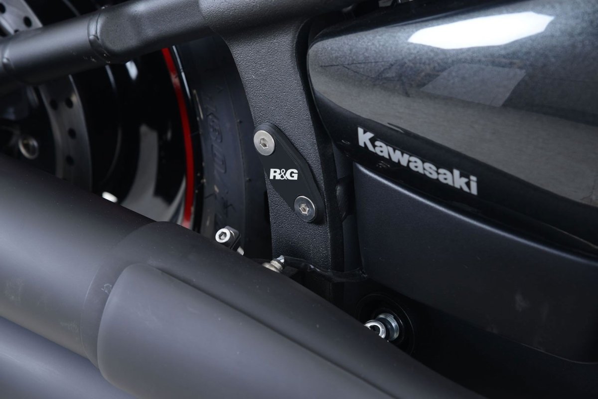 Placchette Copri Fori Poggiapiedi Posteriori Paio Kawasaki Vulcan Vn 900 Custom 2007 Classic 06 Classic Lt 11 18031 Rg BLP0062BK - ENDURRAD