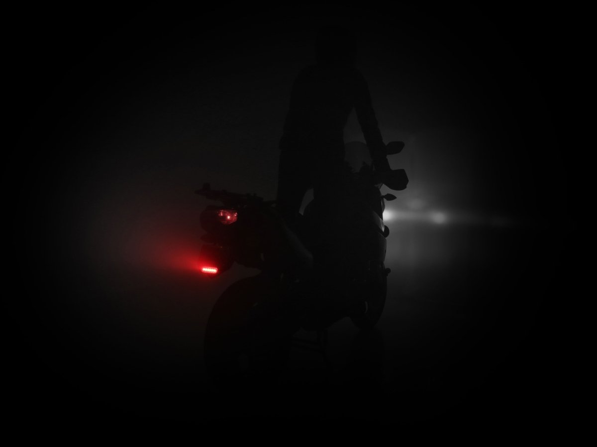 Portatarga moto con luce freno ausiliaria - ENDURRAD