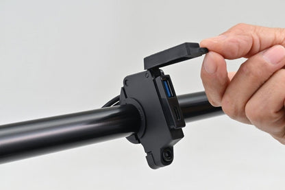 Presa USB da Manubrio Slim - Mount Daytona 8132 | 81323 - r32052 - ENDURRAD