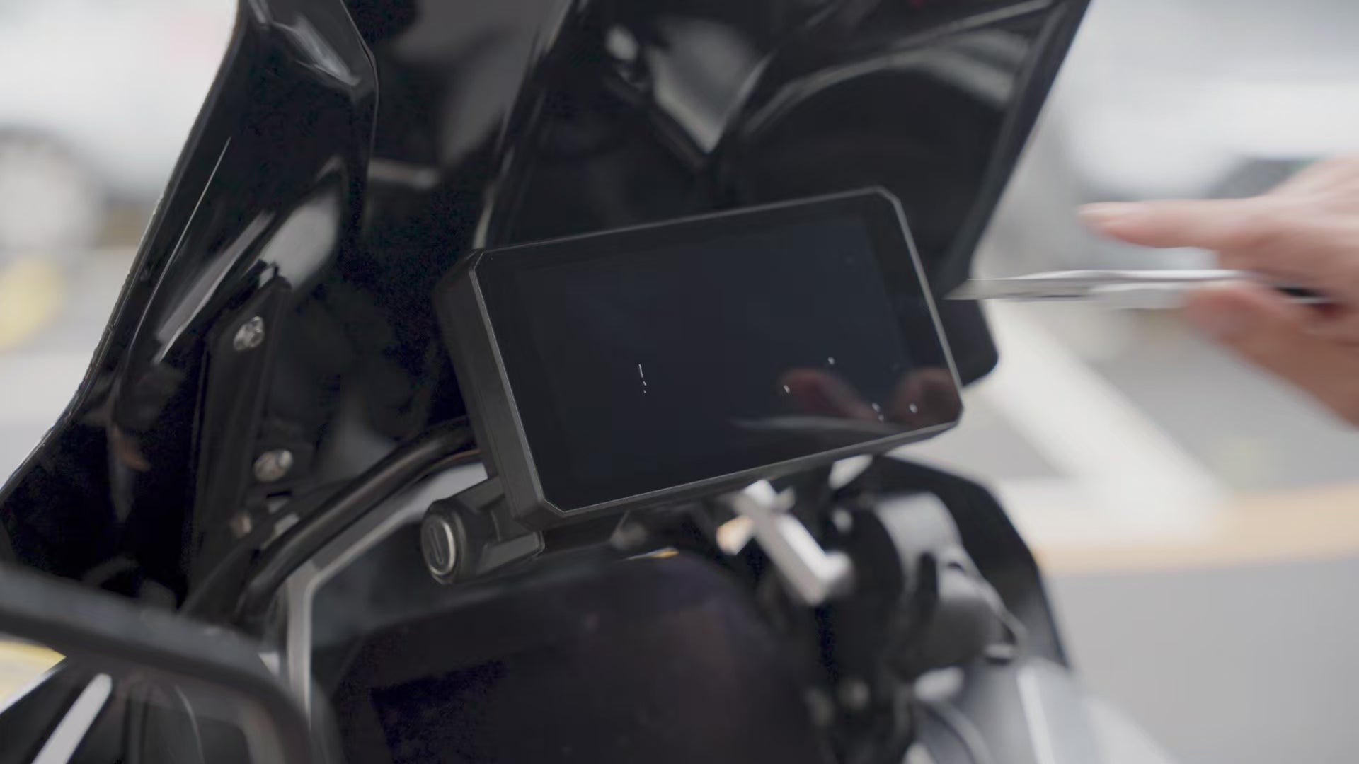 Jado S6 – Monitor Moto 6" Wireless con CarPlay, Android Auto