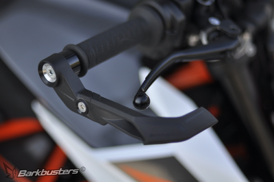 Protezione leve Barkbusters Aero-GP AGP-001 su KTM 1290 Super Duke R, vista frontale