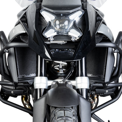BMW R 1300 GS vista di fronte con entrambe le protezioni radiatore LOBOO CHW131 installate