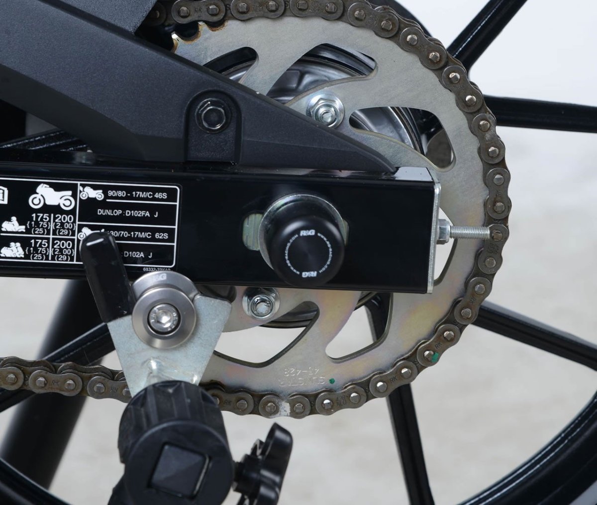 Protezioni Forcellone Suzuki Gsx R 125 Gsx S 125 SP0079BK R G 55115 - ENDURRAD
