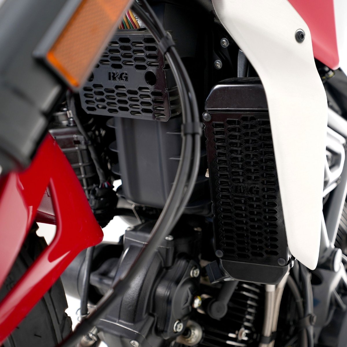Retina Protezione Radiatore Olio Pro Ducati Scrambler 800 Desert Rg OCG0054PRO Rg OCG0054PRO - ENDURRAD