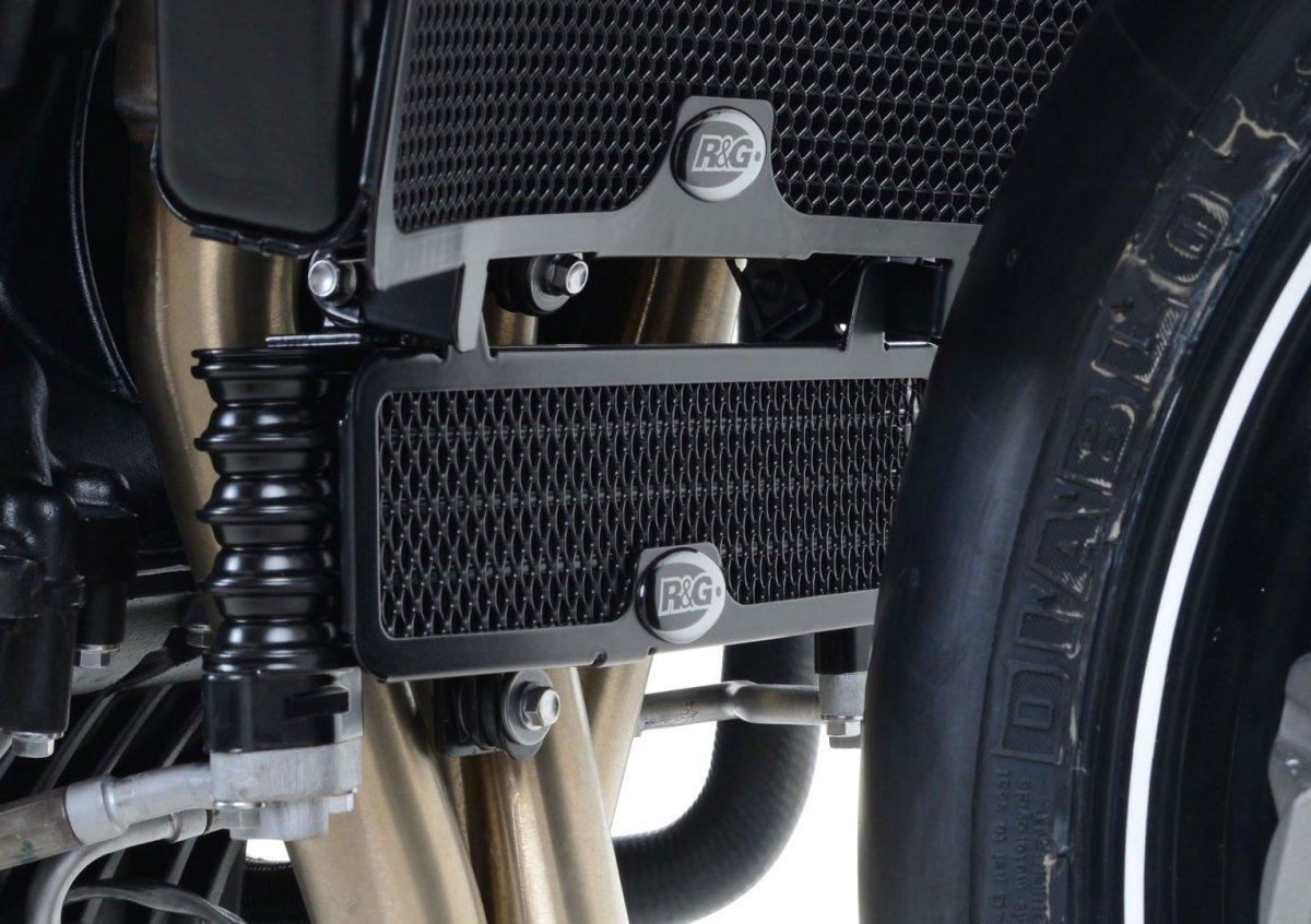 Retina Protezione Radiatore Olio Triumph Speed Triple 11 15 Speed Triple R S 16 Speed Triple Rs 18 Colore Titanio 65800 Rg OCG0009TI - ENDURRAD
