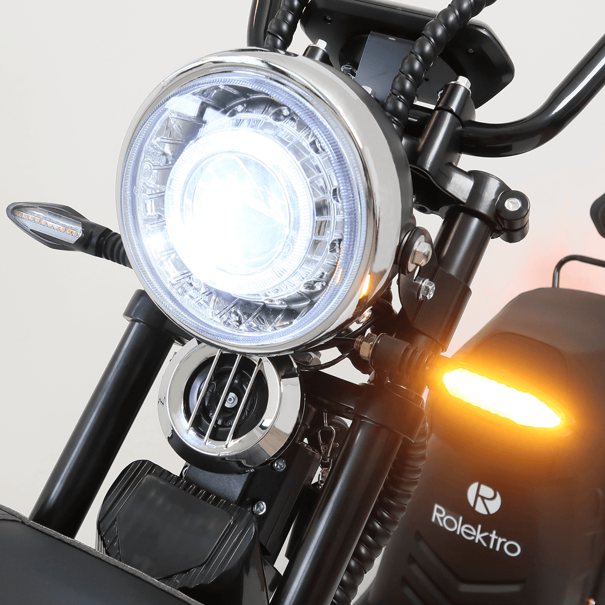 Faro cromato con anello di luce diurna