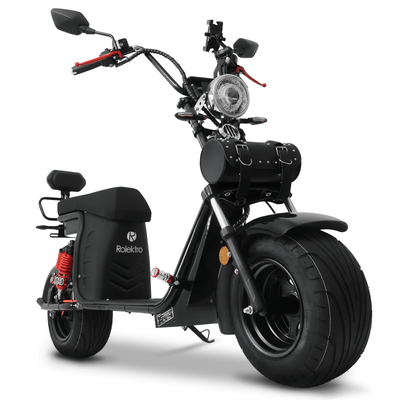 Rolektro E-Chopper 45 in prospettiva ravvicinata sui pneumatici larghi tubeless da 18 pollici