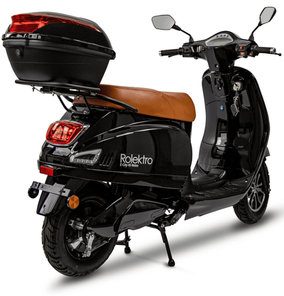 Rolektro E-City 45 Retro tre quarti posteriore destro: bauletto, stop a LED e ruota posteriore
