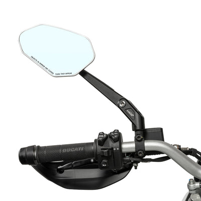Specchietto LOBOO RM02 montato sul manubrio, dettaglio dello stelo di attacco