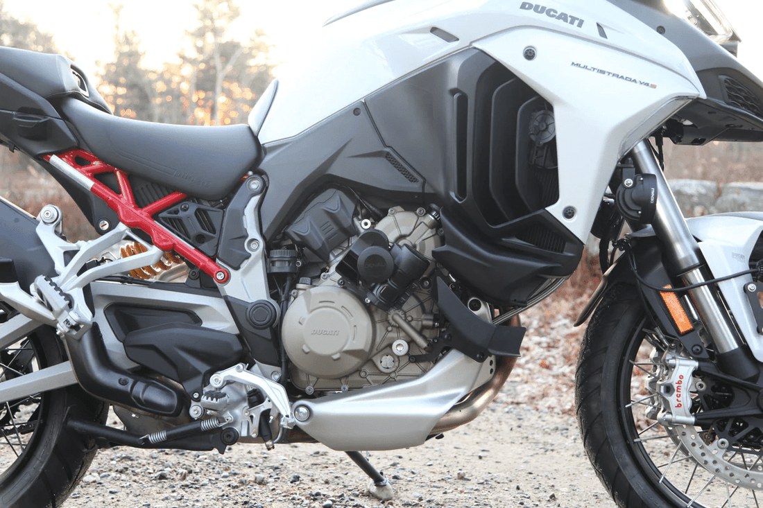 Staffa per clacson SoundBomb DENALI montata sulla Ducati Multistrada V4 – vista 2