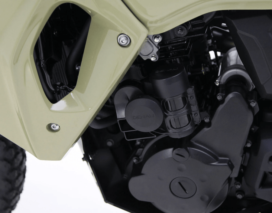 Supporto per clacson SoundBomb DENALI HMT0810300 montato sulla Kawasaki KLR 650