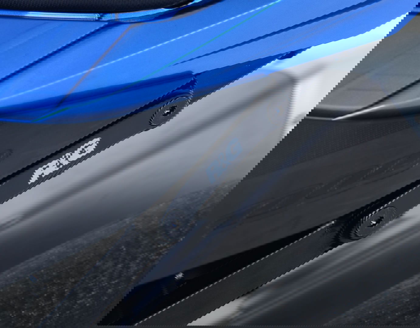 Staffa supporto scarico + piastra fori pedane posteriori, Suzuki GSX-R1000/R '17-  R&G