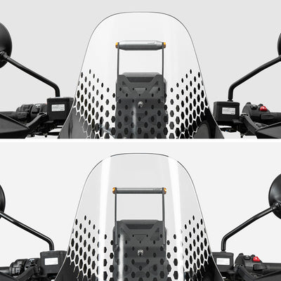 Ducati Desert X vista di fronte con il supporto navigatore montato davanti al cupolino